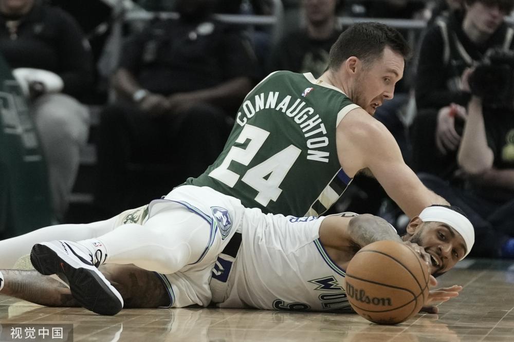 虽然他在进 虽然他在进